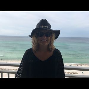 Meet your Posher, Carrie